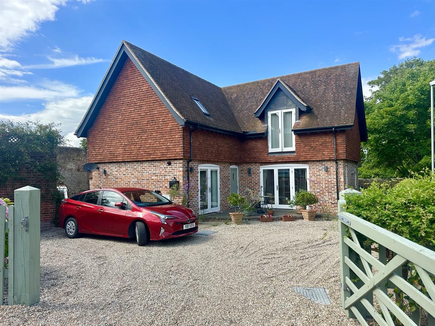 3 bed property in Belle Hill, Bexhill-On-Sea